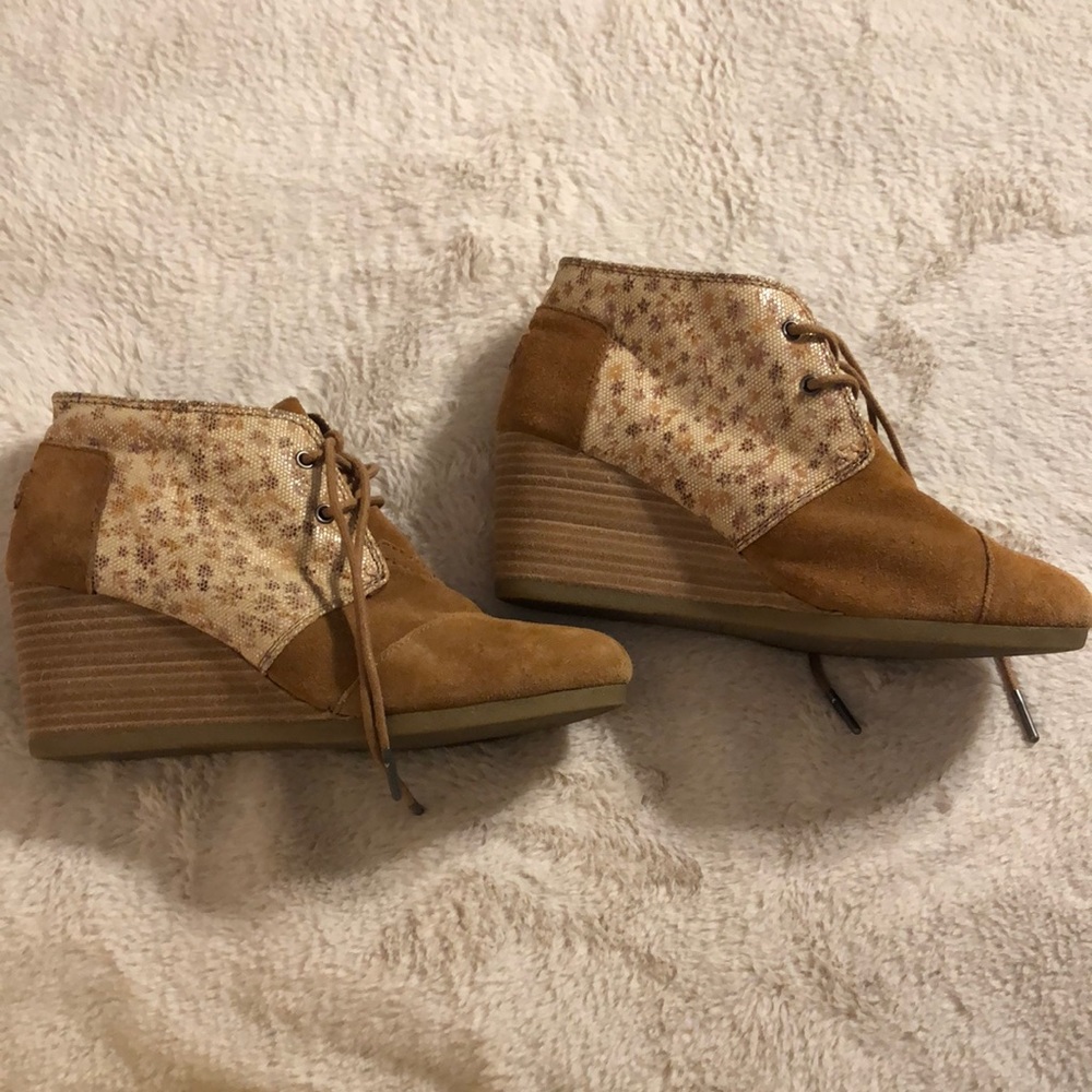 Toms Wedged Booties